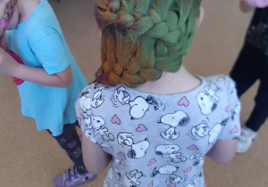 Ozdobione włosy dzieci
