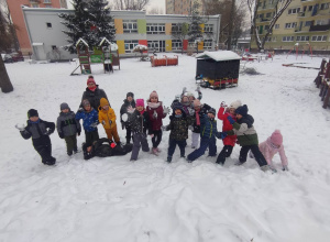 Kotkowe Zimowe Zabawy Na Śniegu