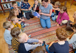 Zające w Bibliotece "Pod Babą Jagą"