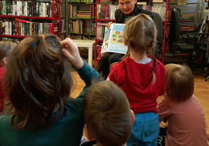 Koty w Bibliotece "Pod Babą Jagą"