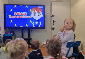Dzieci z grupy "Sowy" - Dzień Unii Europejskiej