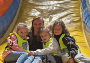 Grupa "Sowy" na dmuchańcach