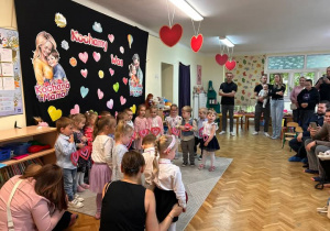Grupa "Żaby" - występ z okazji Dnia Rodziny