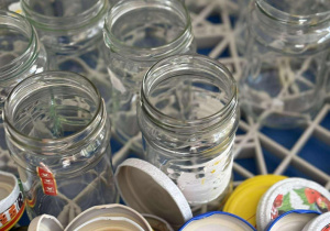 czyste słoiki przygotowane do dalszej pracy