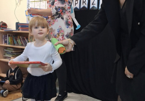 Pani Dyrektor "pasuje" przedszkolaka