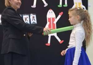 Pani Dyrektor "pasuje" przedszkolaka