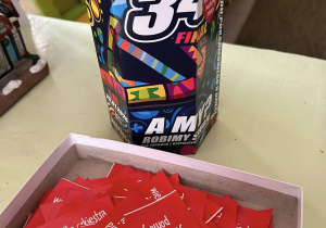 Puszka oraz serduszka WOŚP