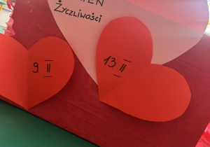 Skrzynka na kartki przyjaźni od dzieci dla dzieci.